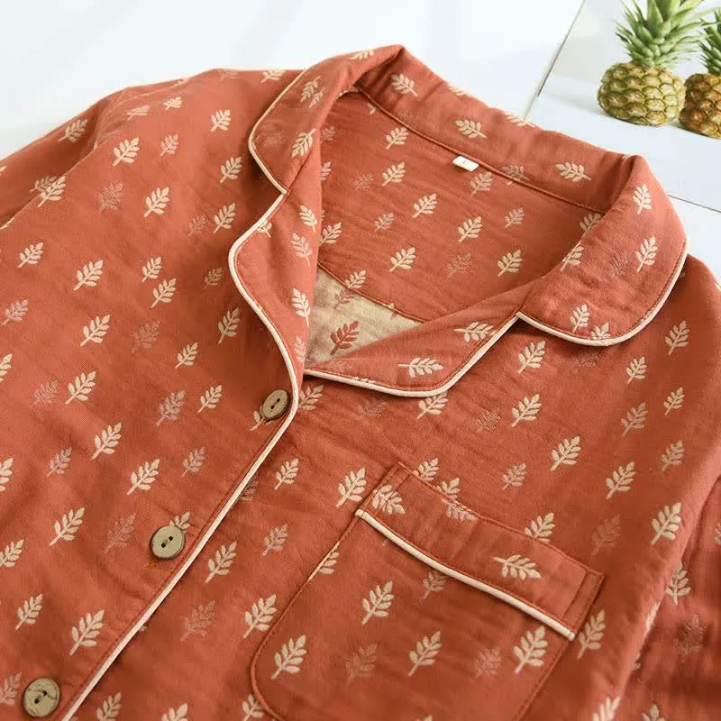 Entspanntes Loungewear-Set aus Baumwolle mit Ahornblattmuster und Paspelierung