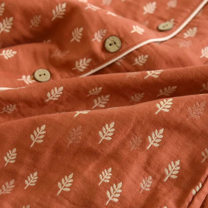 Entspanntes Loungewear-Set aus Baumwolle mit Ahornblattmuster und Paspelierung