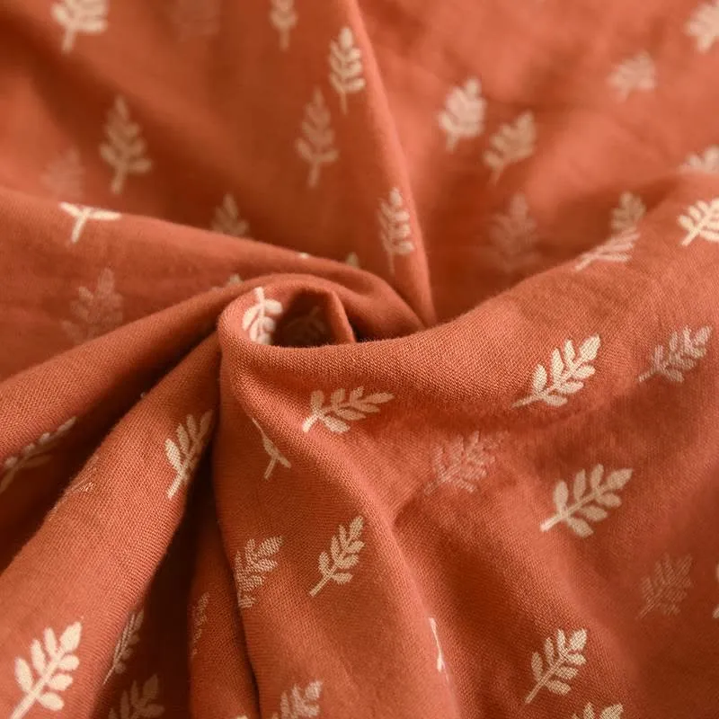Entspanntes Loungewear-Set aus Baumwolle mit Ahornblattmuster und Paspelierung