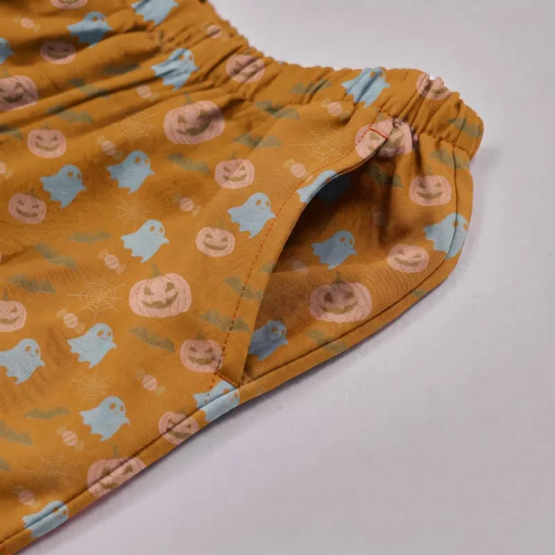 Niedliches Loungewear-Set aus Baumwolle mit Geister- und Kürbismotiven