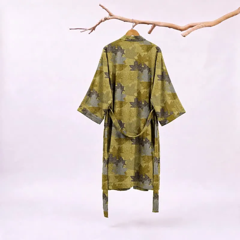 Kimono-Bademantel aus Baumwolle mit Ahornblattmuster für den Herbst