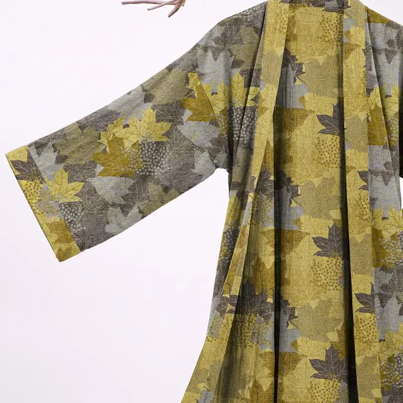 Kimono-Bademantel aus Baumwolle mit Ahornblattmuster für den Herbst