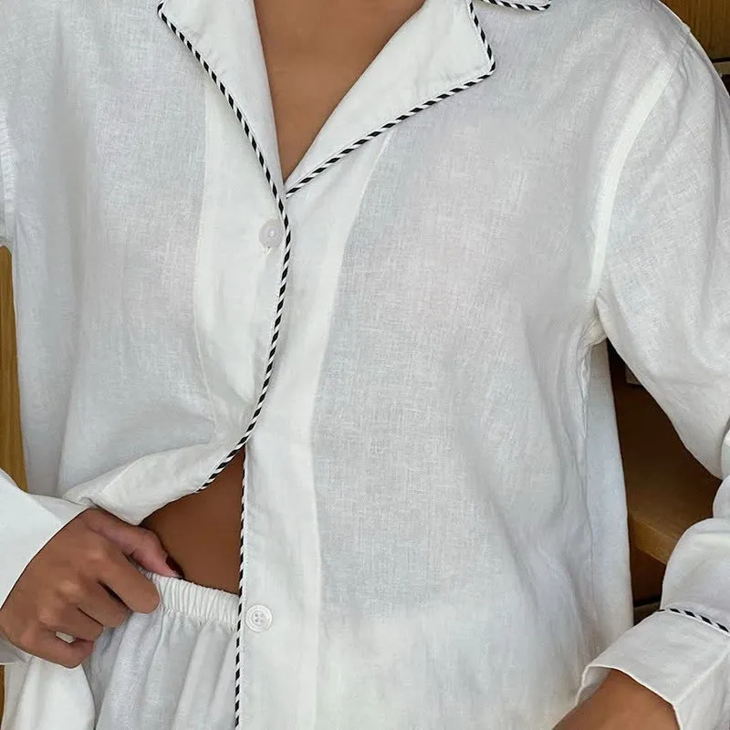Loungewear-Set aus minimalistischer Baumwolle mit Kontrastbesatz