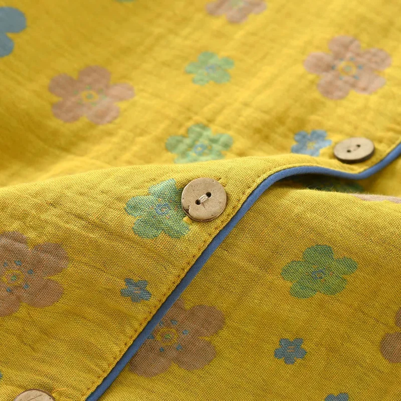 Loungewear-Set aus Baumwolle mit Blumenmuster und Paspelierung