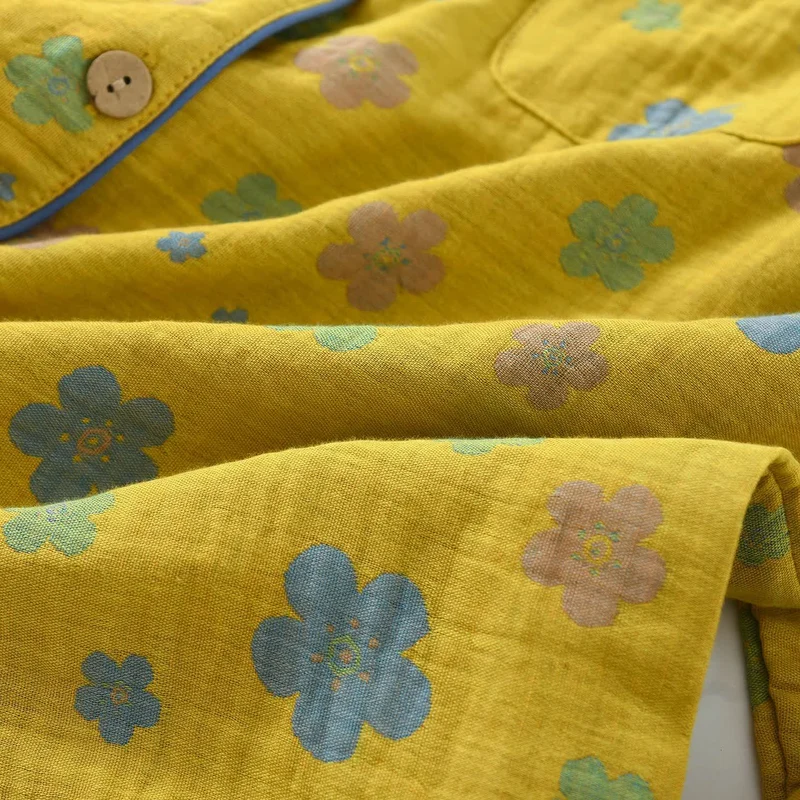 Loungewear-Set aus Baumwolle mit Blumenmuster und Paspelierung