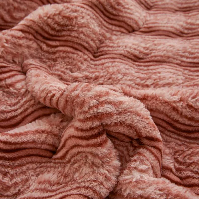 Weiche, flauschige Plüschdecke mit Wellenmuster