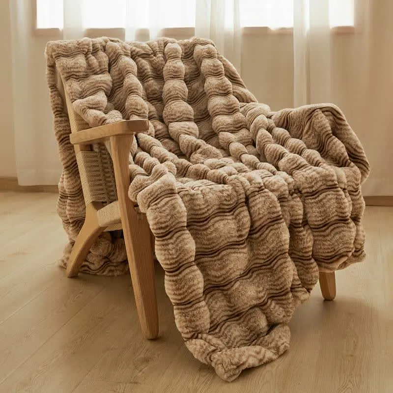 Weiche, flauschige Plüschdecke mit Wellenmuster