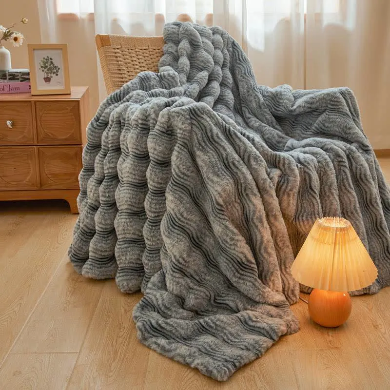 Weiche, flauschige Plüschdecke mit Wellenmuster