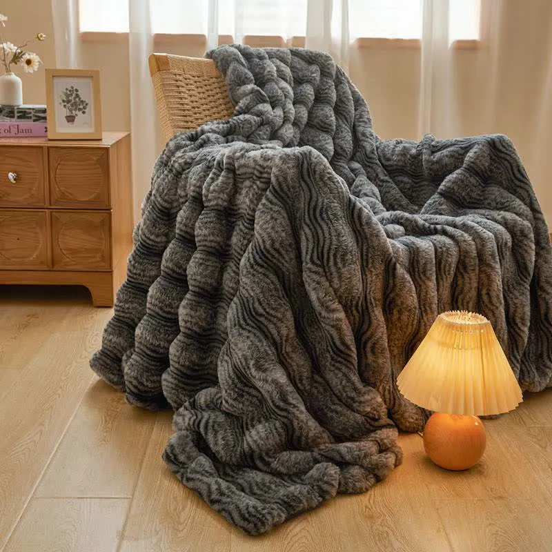 Weiche, flauschige Plüschdecke mit Wellenmuster
