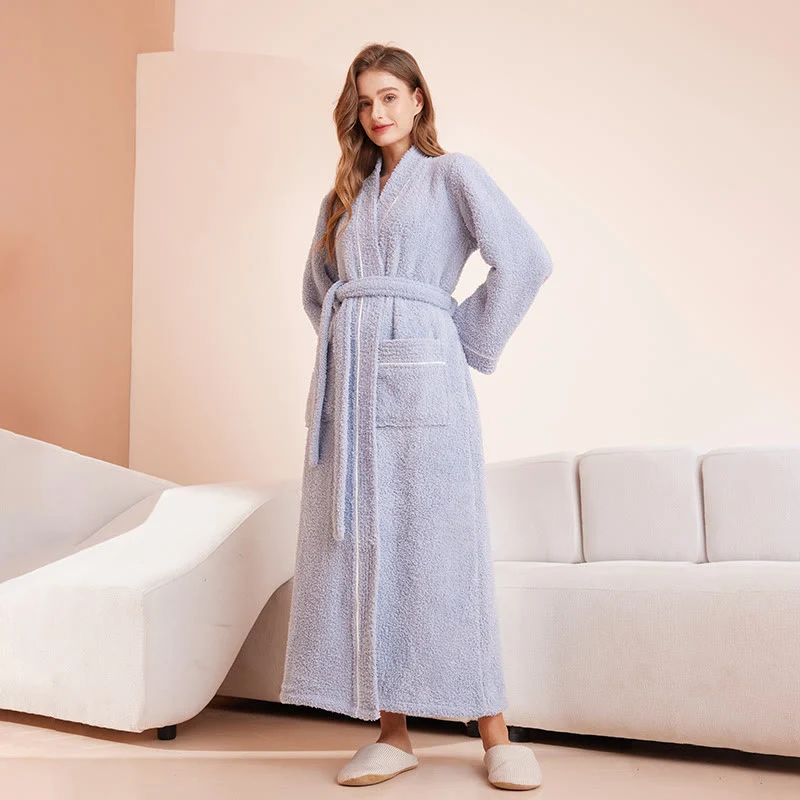 Bequemer, langer Bademantel aus Fleece in Volltonfarbe