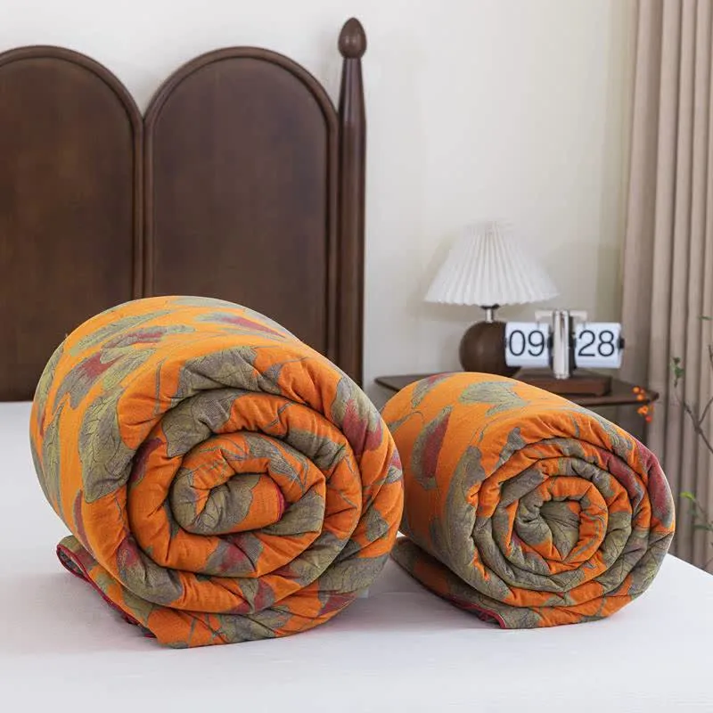 Baumwollgaze-Steppdecke mit orangefarbenem Herbstblattmuster