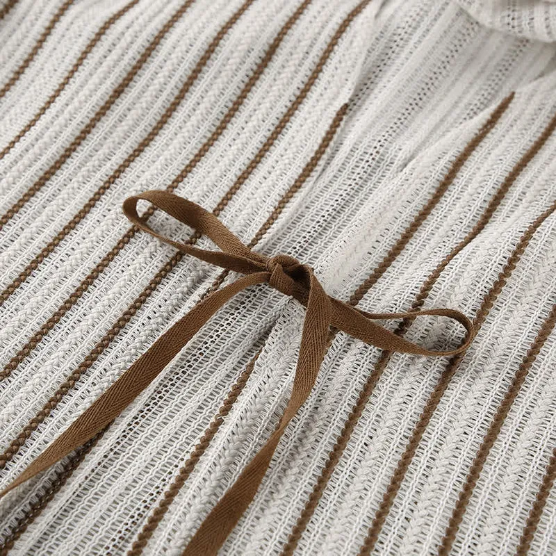Müheloses gestreiftes Baumwoll-Wickel-Resort-Loungewear-Set