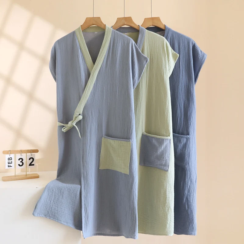Minimalistischer Kimono-Wickelmantel aus Baumwolle