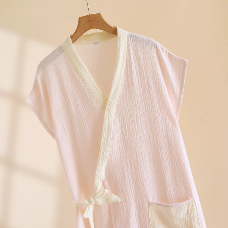 Minimalistischer Kimono-Wickelmantel aus Baumwolle