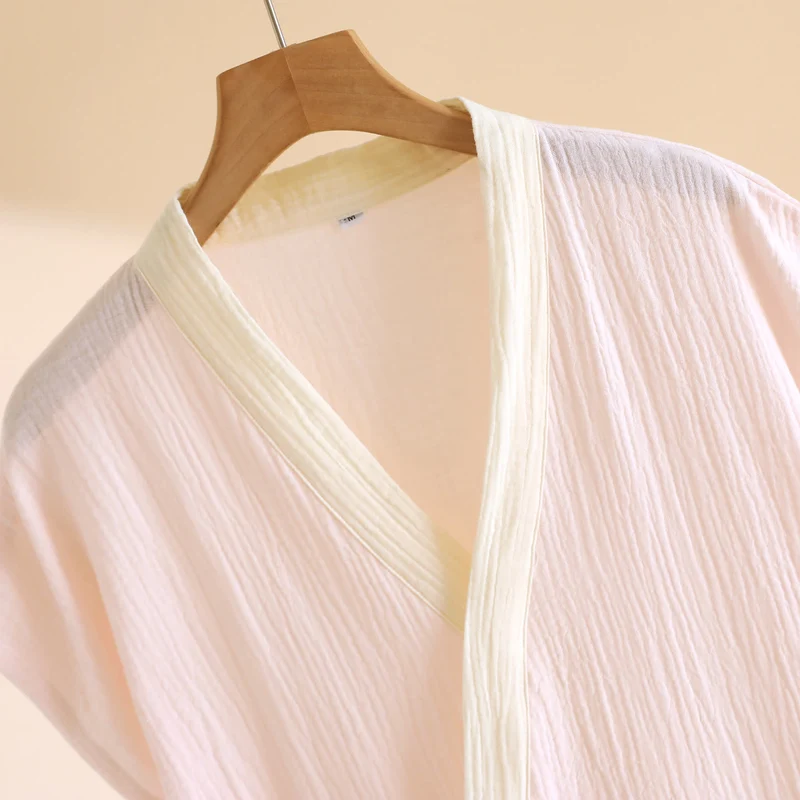 Minimalistischer Kimono-Wickelmantel aus Baumwolle