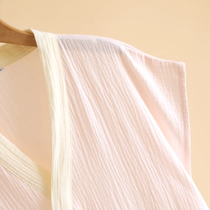 Minimalistischer Kimono-Wickelmantel aus Baumwolle