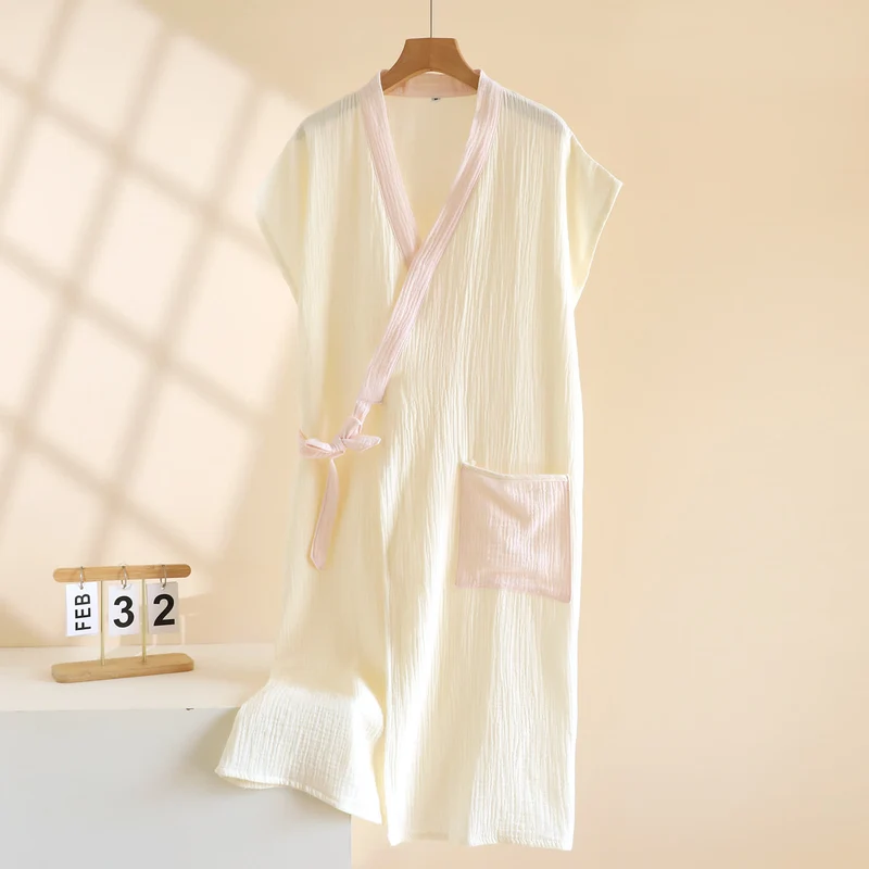 Minimalistischer Kimono-Wickelmantel aus Baumwolle