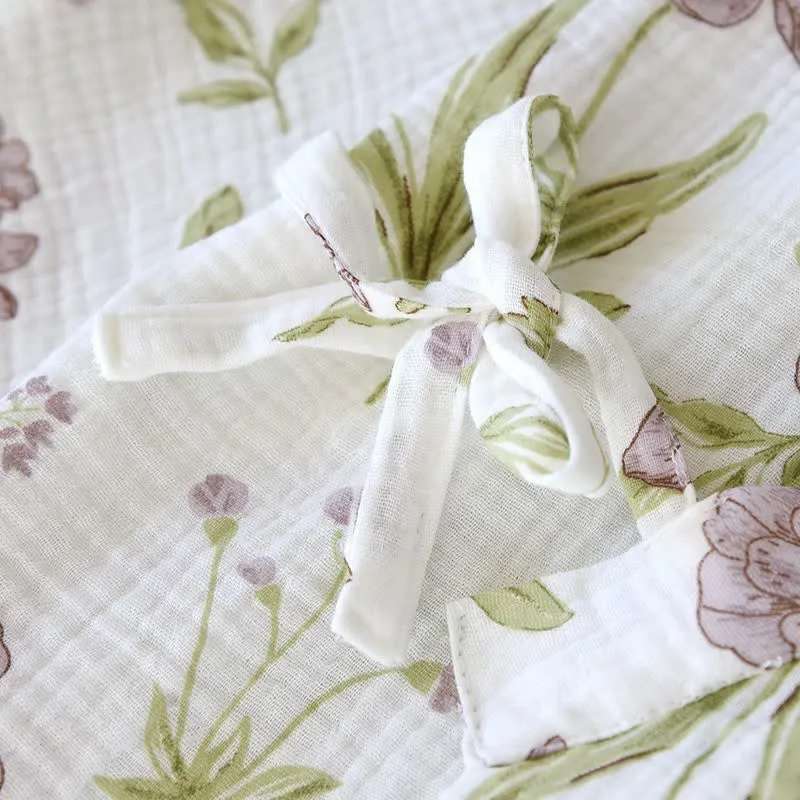Kimono-Bademantel aus Baumwolle mit violettem Blumenmuster