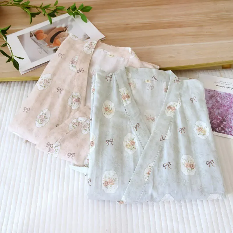 Kimono-Bademantel aus Baumwolle mit gerahmter Rose und Schleife