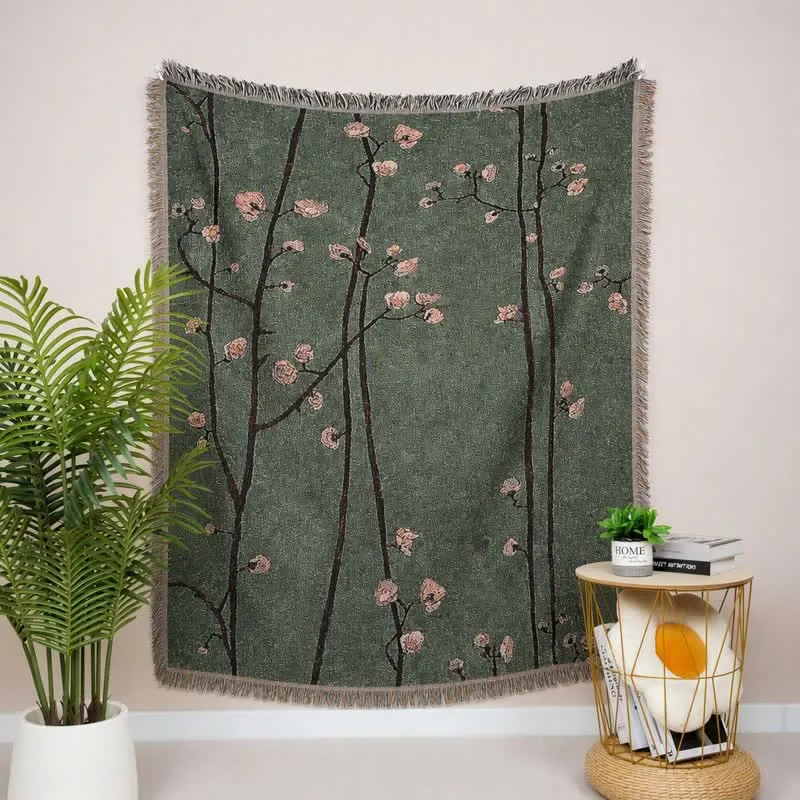 Dekorative Decke mit Quasten in Vintage-Grün mit Pflaumenblütenmuster