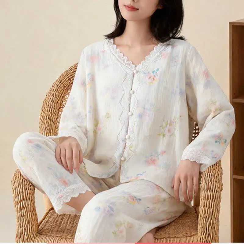 Romantisches Lounge-Set aus Baumwollgaze mit Blumenmuster