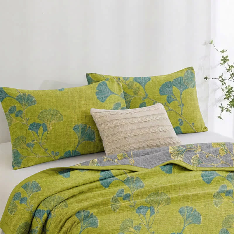 Wende-Steppdecke aus Baumwolle mit Retro-Gartenblumenmuster