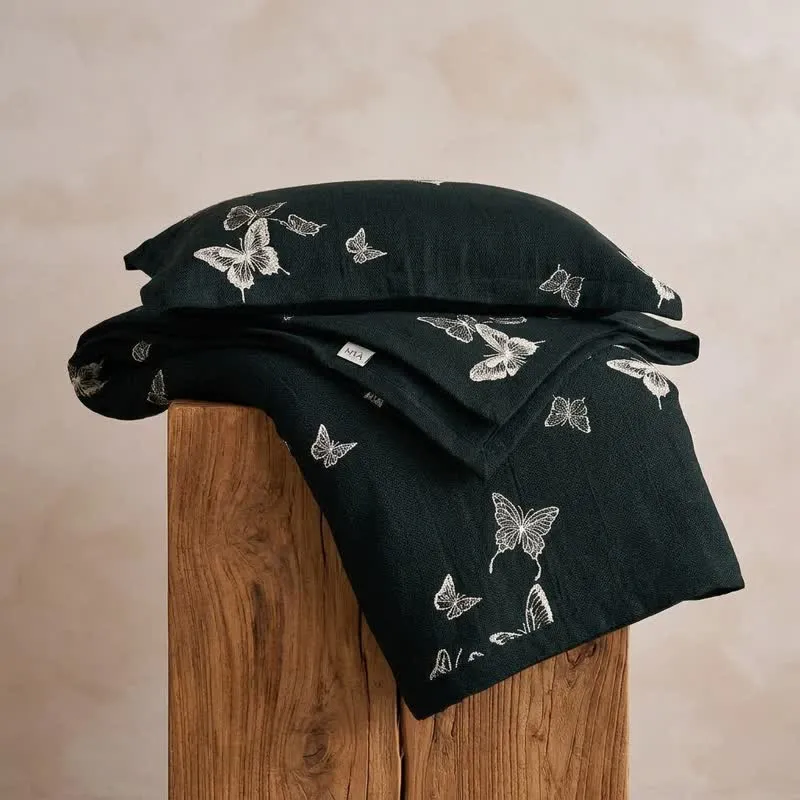 Monochrome Schmetterlings-Baumwollgaze-Quilts