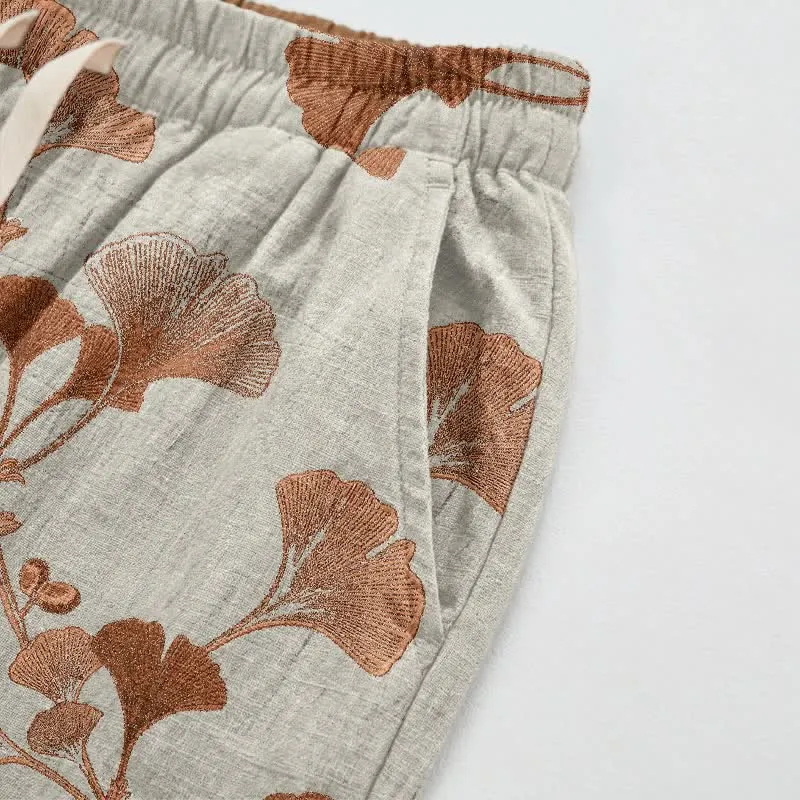 Beigefarbene Loungehose aus Baumwolle mit Rostmuster und Ginkgoblattmuster