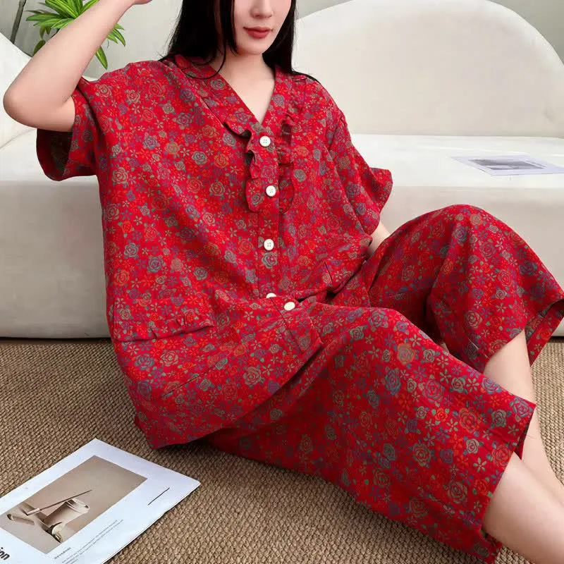 Loungewear-Set in Übergröße mit Rüschenbesatz, kurze Caprihose