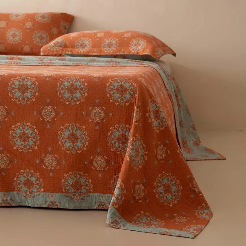 Orientalische Medaillon-Bettdecke aus Musselin mit Blumenmuster