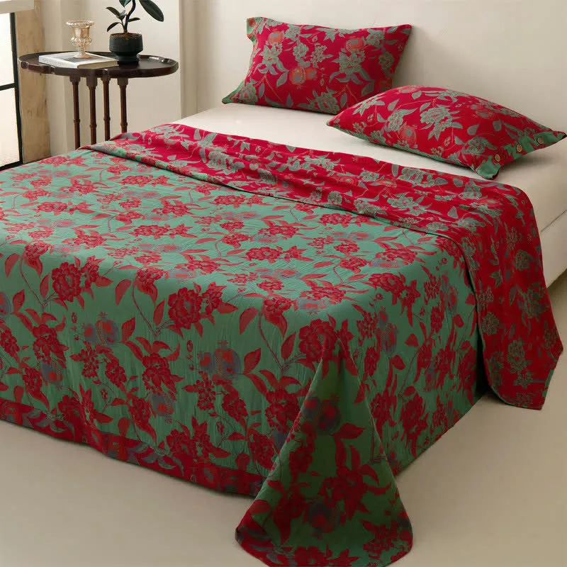 Opulente, wendbare Tagesdecke aus Musselin mit Blumenmuster
