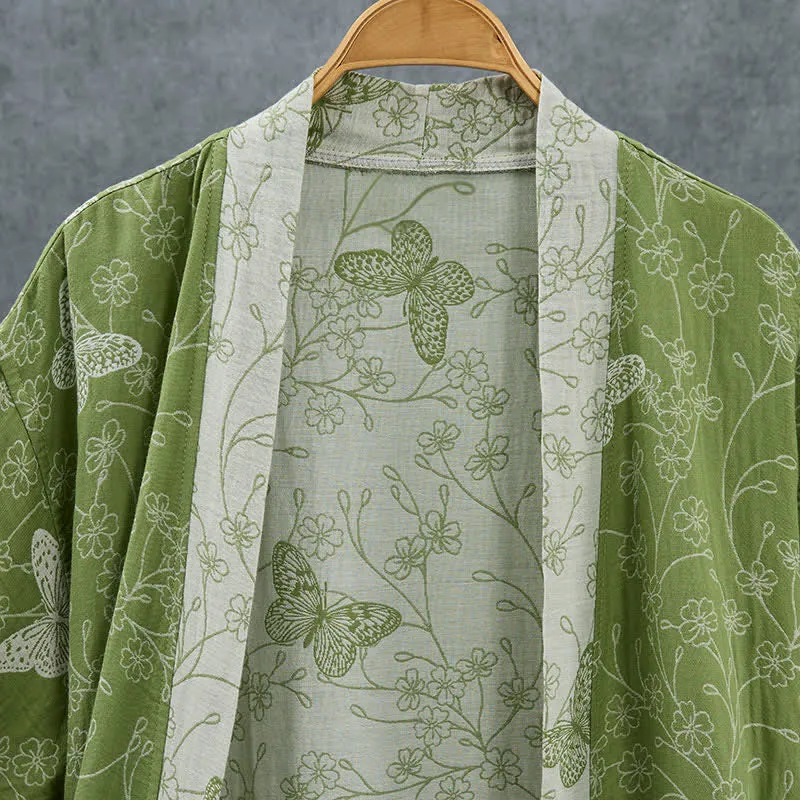 Kimono-Bademantel mit botanischem Schmetterlingsmotiv in Olivgrün