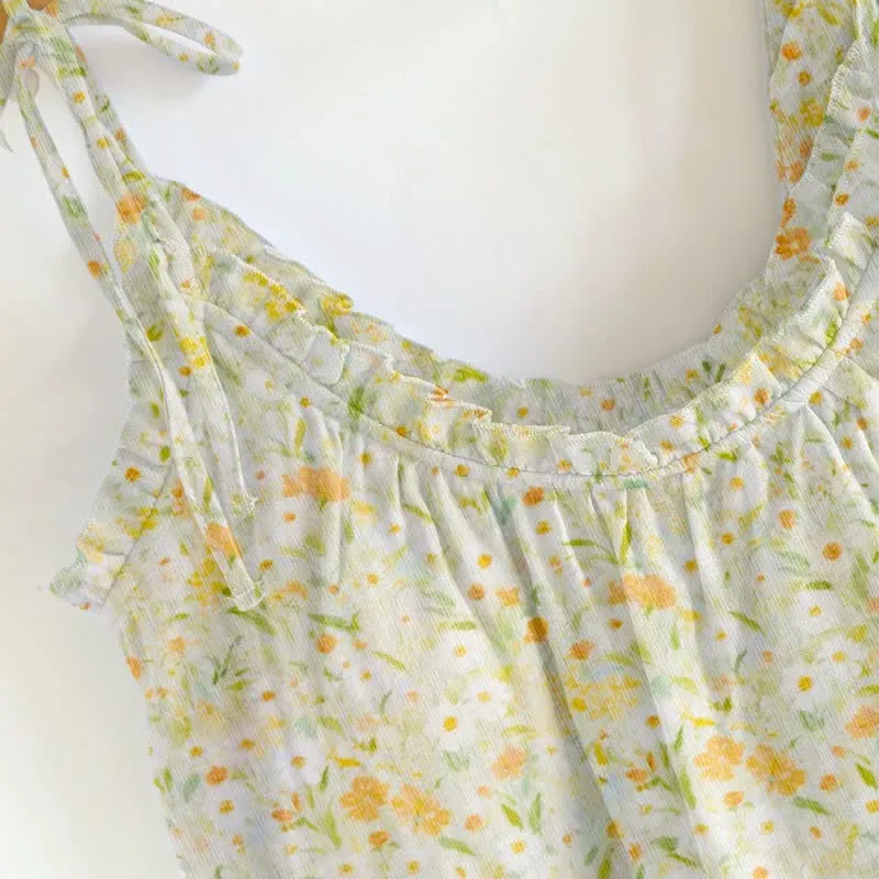 Loungewear-Set mit zartem Blumenmuster und Trägern