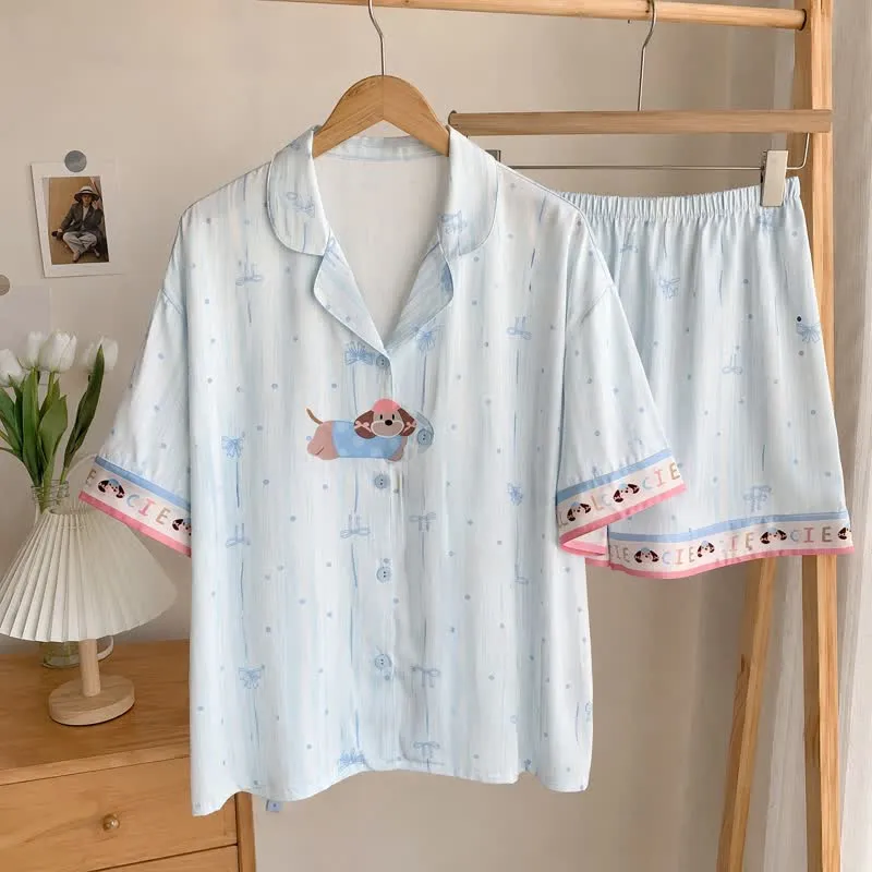 Pyjama-Set mit hellblauem Welpenmuster