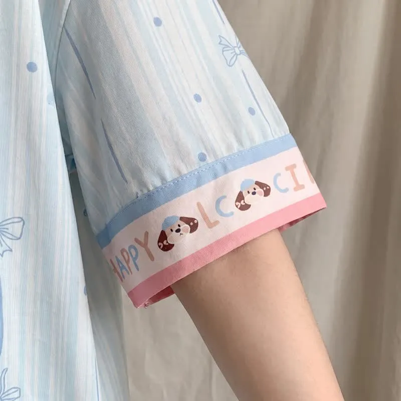 Pyjama-Set mit hellblauem Welpenmuster