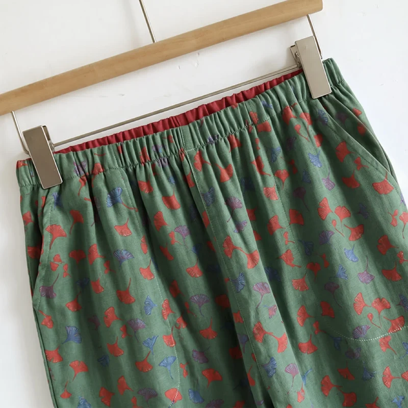 Romantisches Lounge-Set mit Blumenmuster: Trägertop und Hose