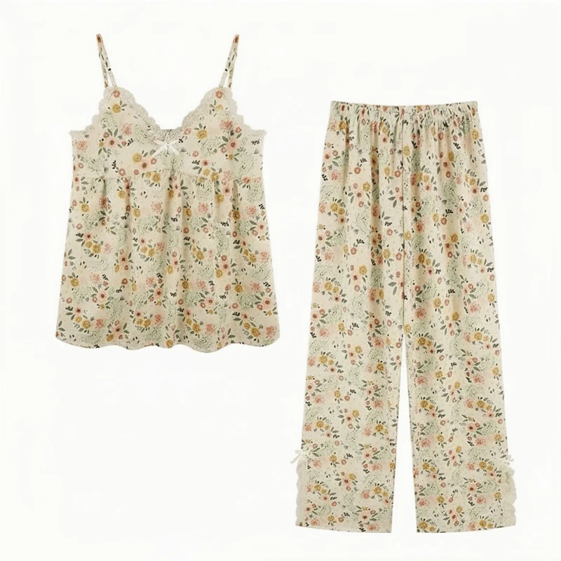 Romantisches Lounge-Set aus geblümtem Camisole und Knöchelhose