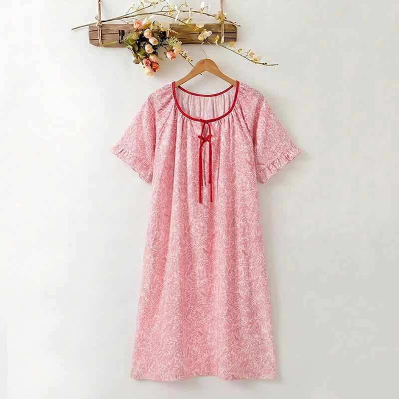 Nachtkleid aus Lyocell mit Blumenmuster und Bindekragen