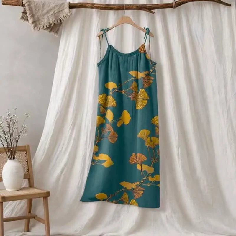 Maxikleid mit Ginkgoblatt-Schnittmuster