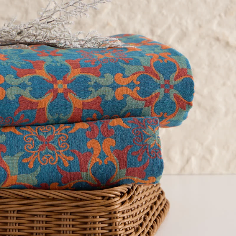 Baumwoll-Jacquardstoff mit floralem Medaillonmuster