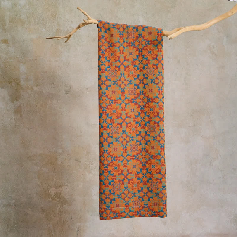 Baumwoll-Jacquardstoff mit floralem Medaillonmuster