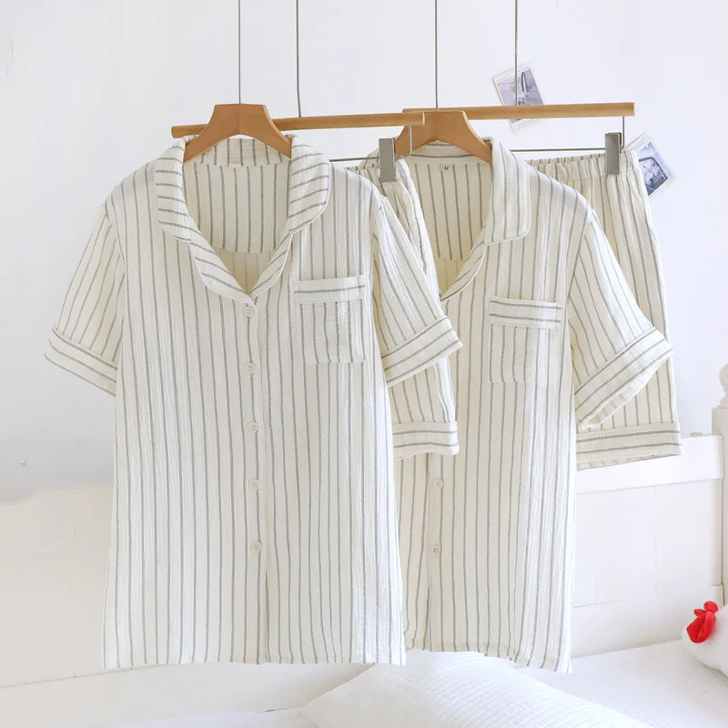 Lässiges Sommer-Loungewear-Set mit Streifen und Camp-Kragen