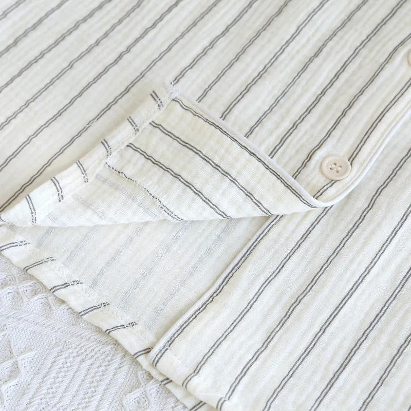 Lässiges Sommer-Loungewear-Set mit Streifen und Camp-Kragen