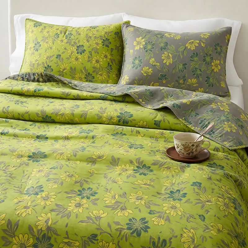 Vintage grüne Baumwoll-Tagesdecke mit Blumenmuster
