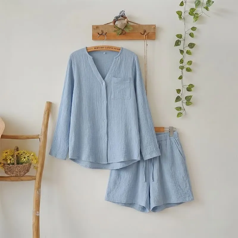 Pyjama-Set aus langärmeligem Oberteil und Shorts