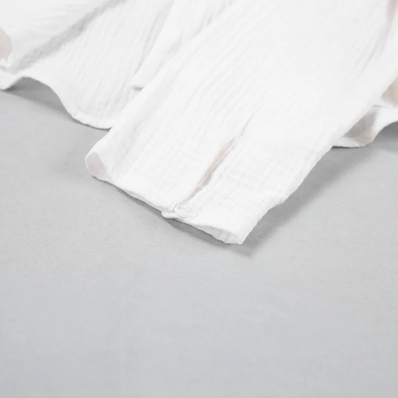 Pyjama-Set aus langärmeligem Oberteil und Shorts