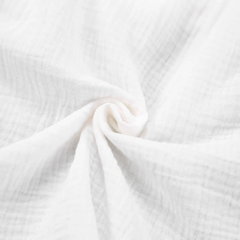 Pyjama-Set aus langärmeligem Oberteil und Shorts