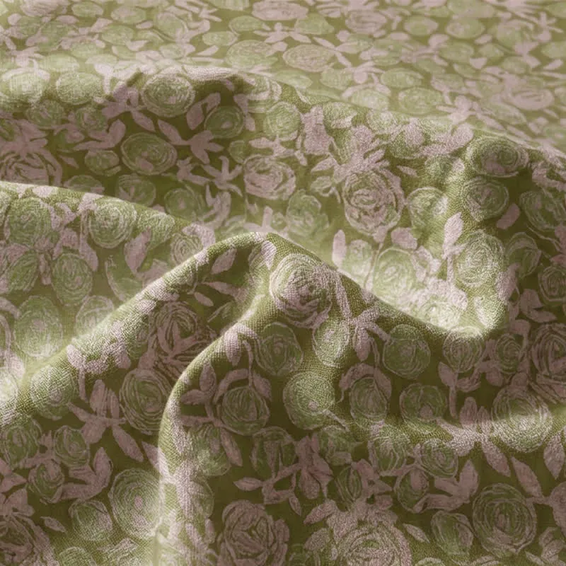 Gemütliche Tagesdecke aus Baumwolle mit Blumenmuster im Landhausstil