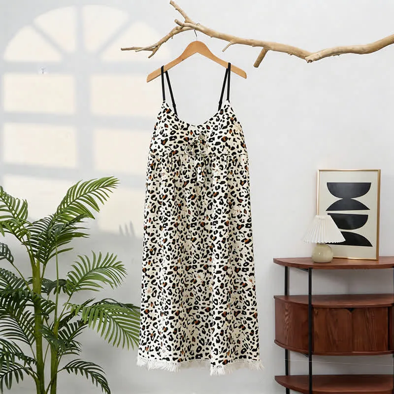 Hauskleid mit Leopardenmuster und Quasten