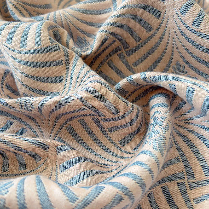 Wendbare Jacquard-Decke mit drei Lagen und geometrischem Muster